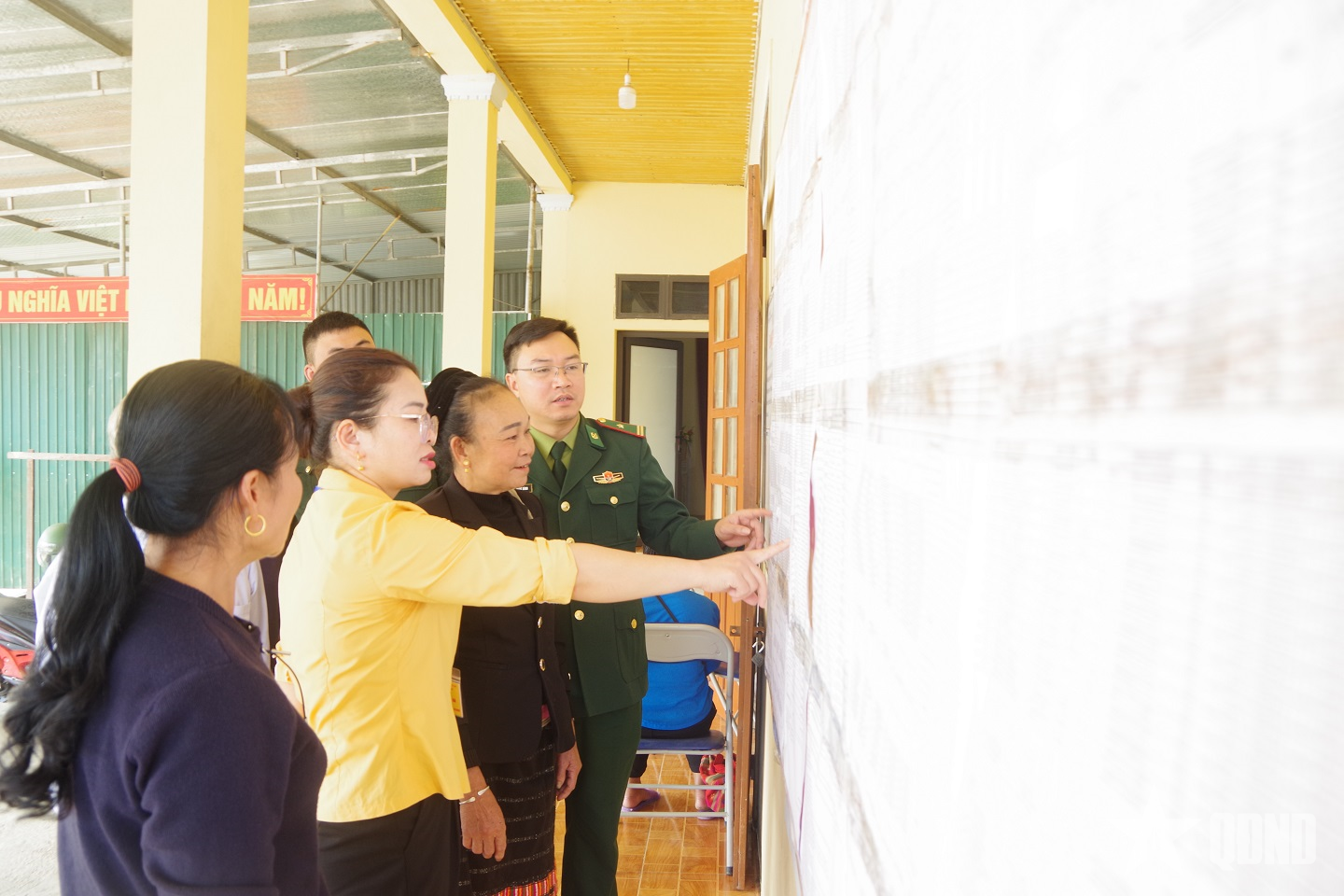 Quân, dân vùng biên giới Môn Sơn hướng về ngày hội